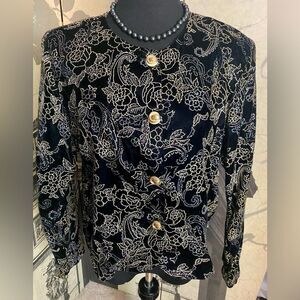 Beautiful vintage jacket by Joanna in size large